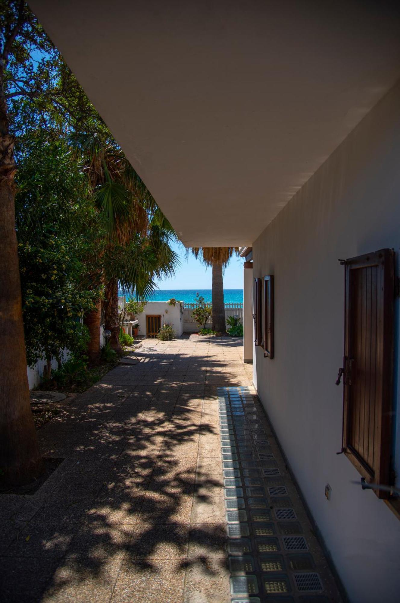 Villa By The Beach Sant'Andrea  외부 사진