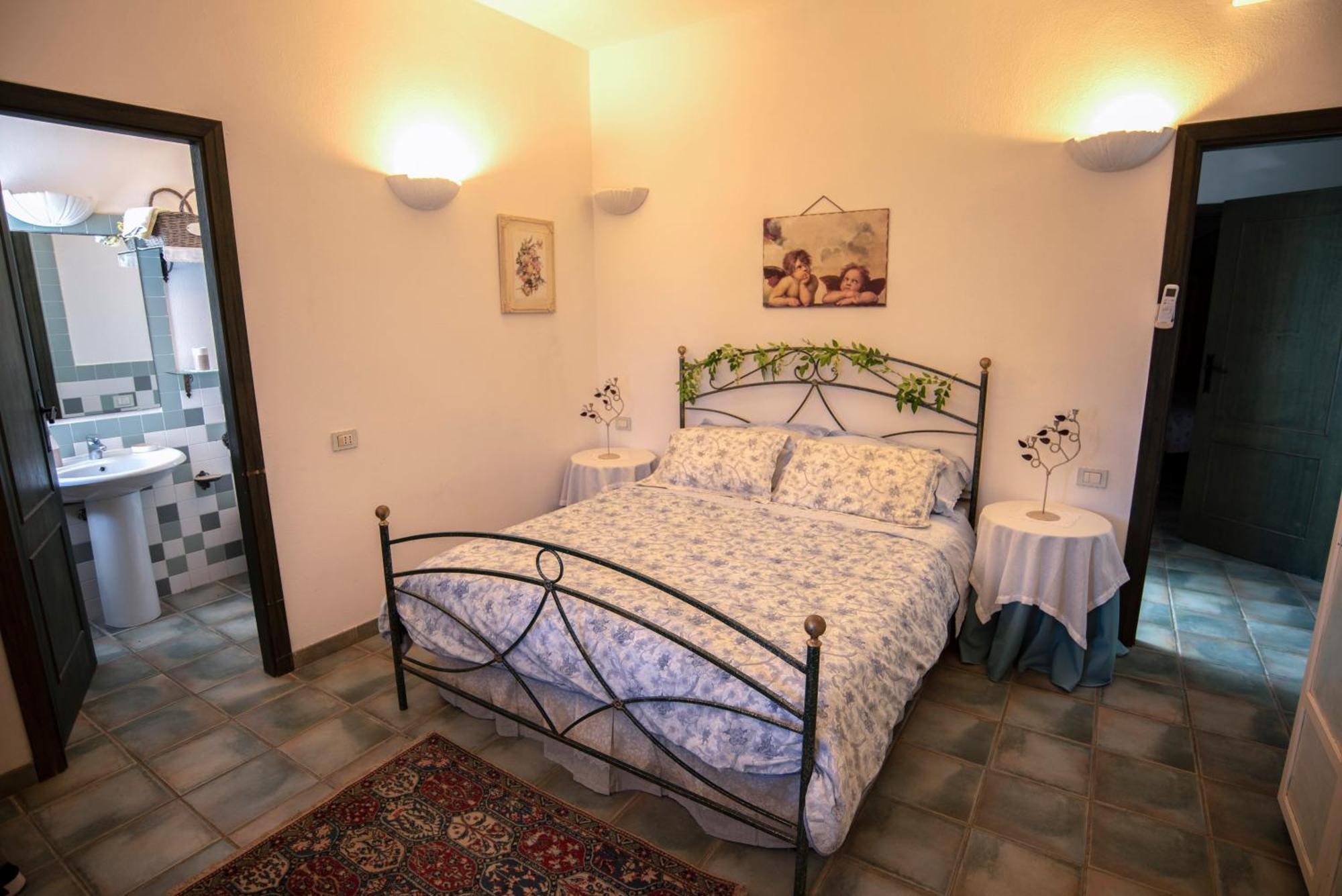 Villa By The Beach Sant'Andrea  외부 사진