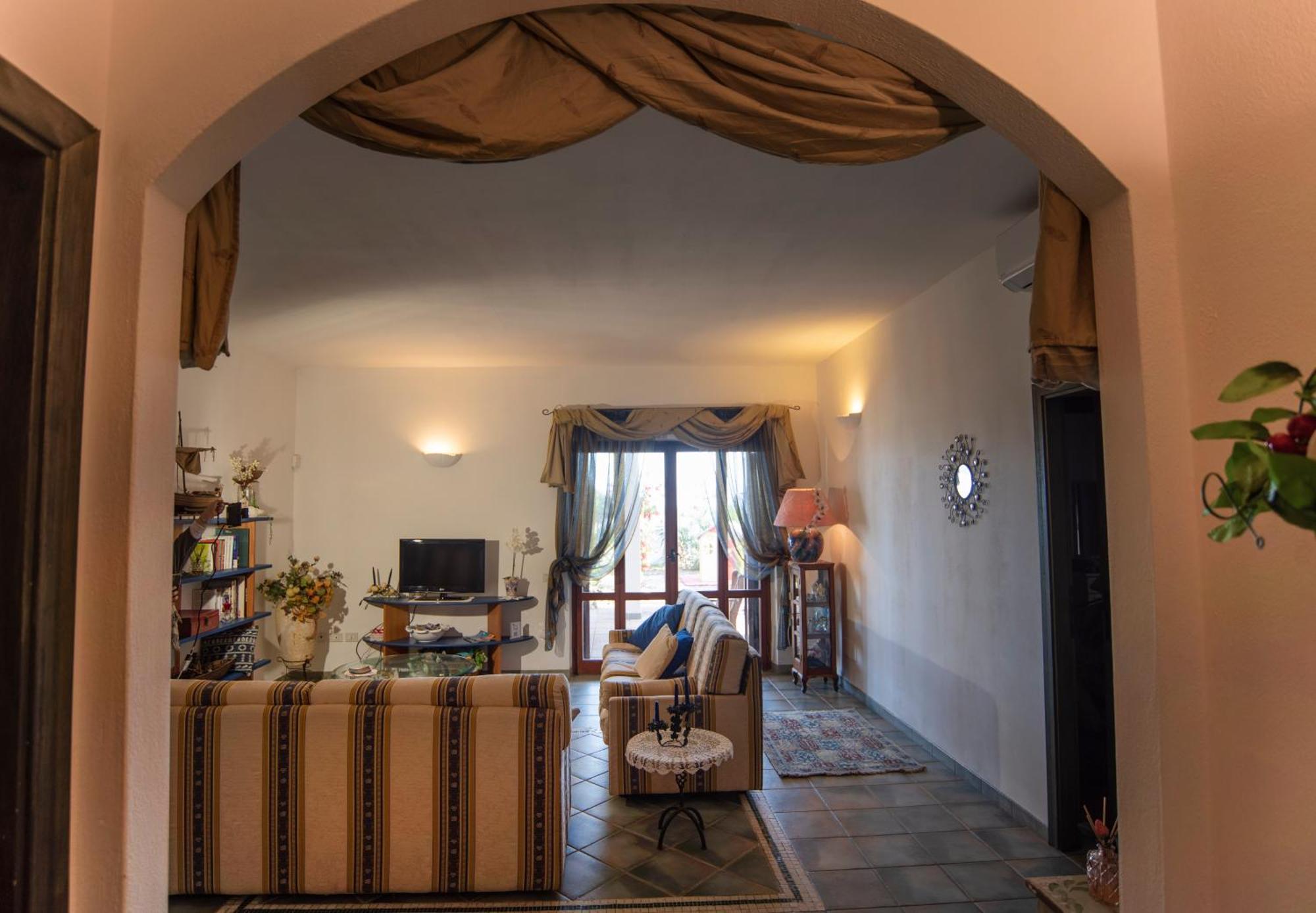 Villa By The Beach Sant'Andrea  외부 사진
