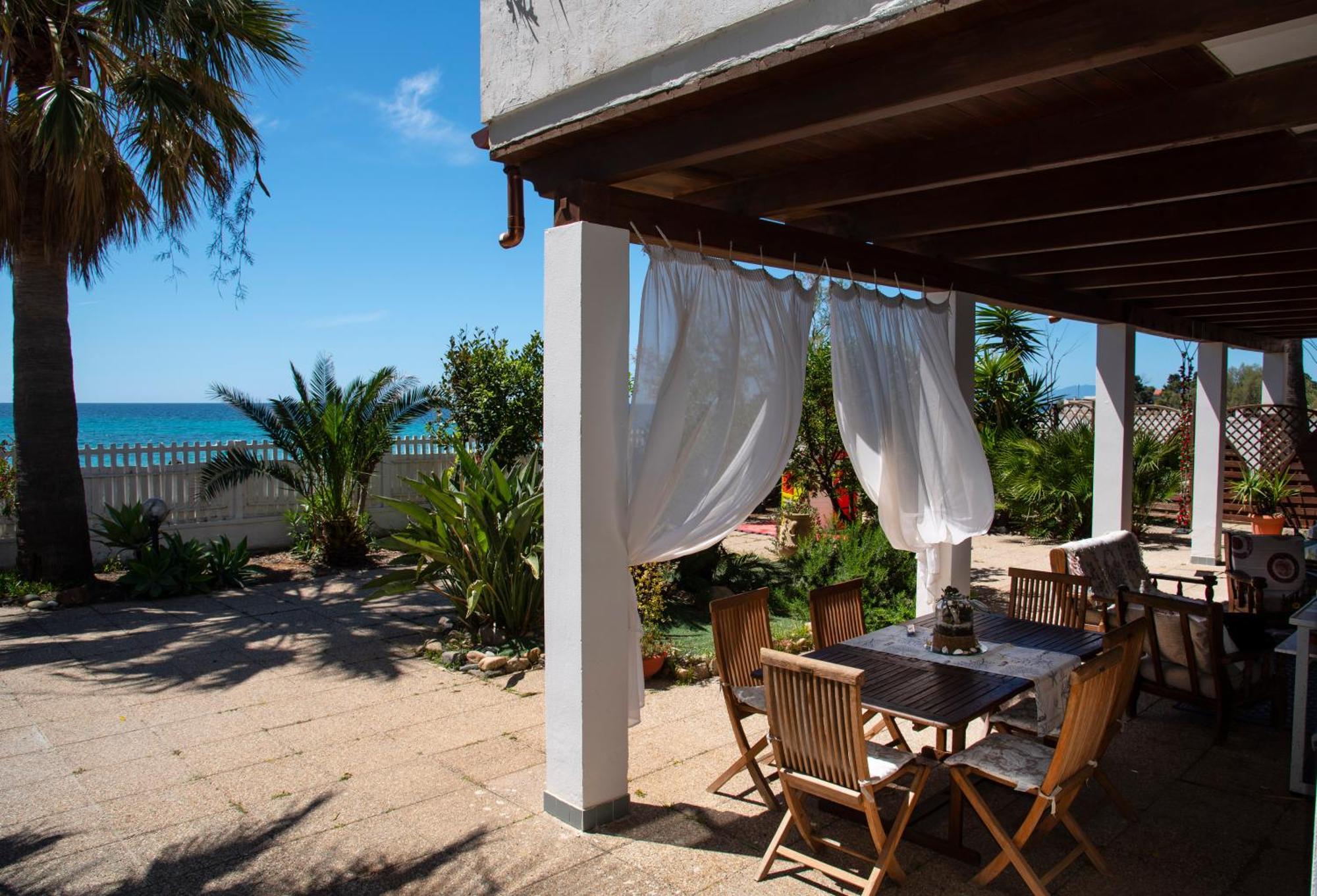 Villa By The Beach Sant'Andrea  외부 사진