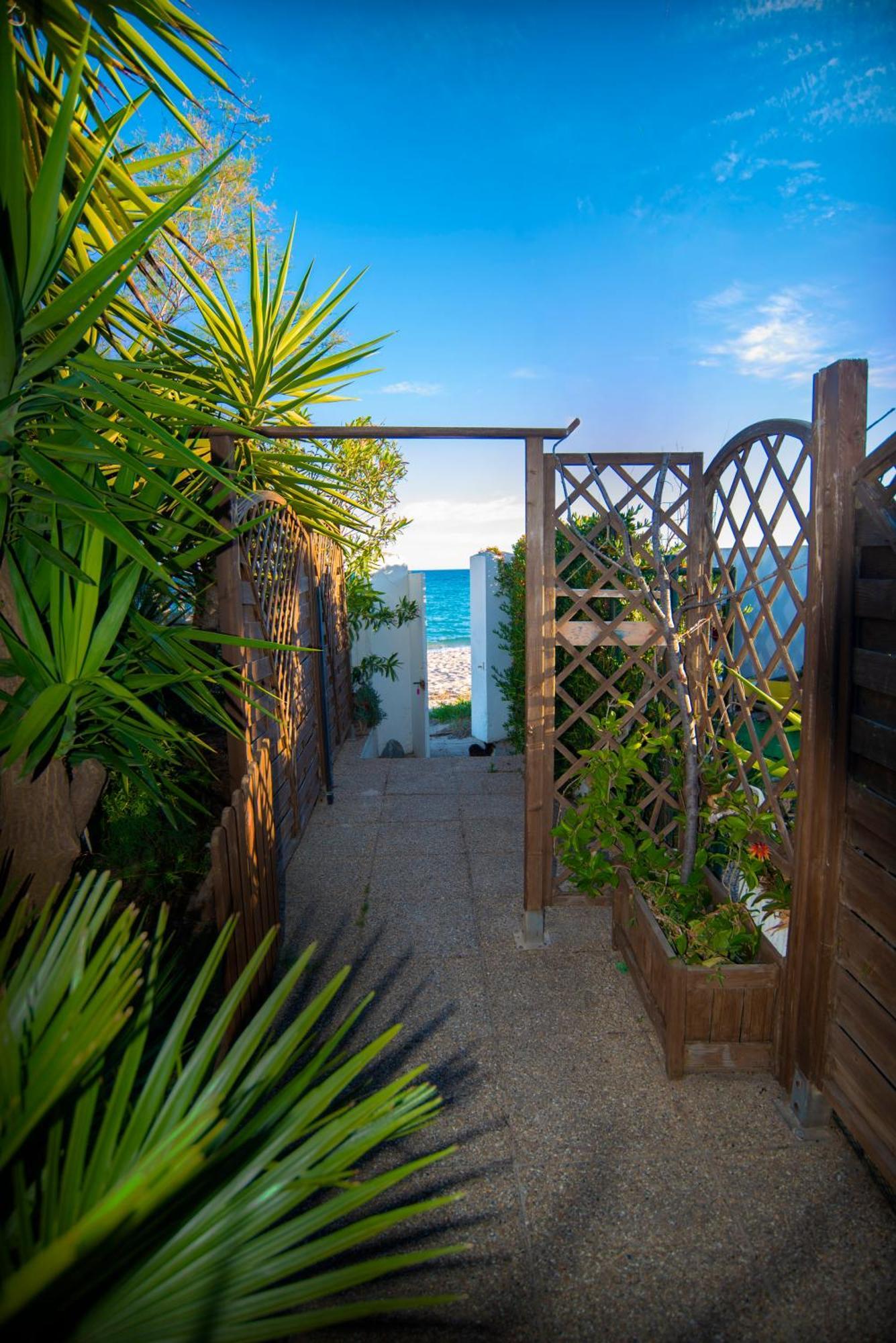 Villa By The Beach Sant'Andrea  외부 사진